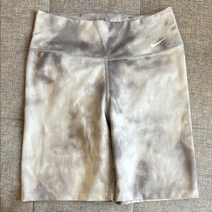 WOMENS NIKE TIE DYE BIKER SHORTS